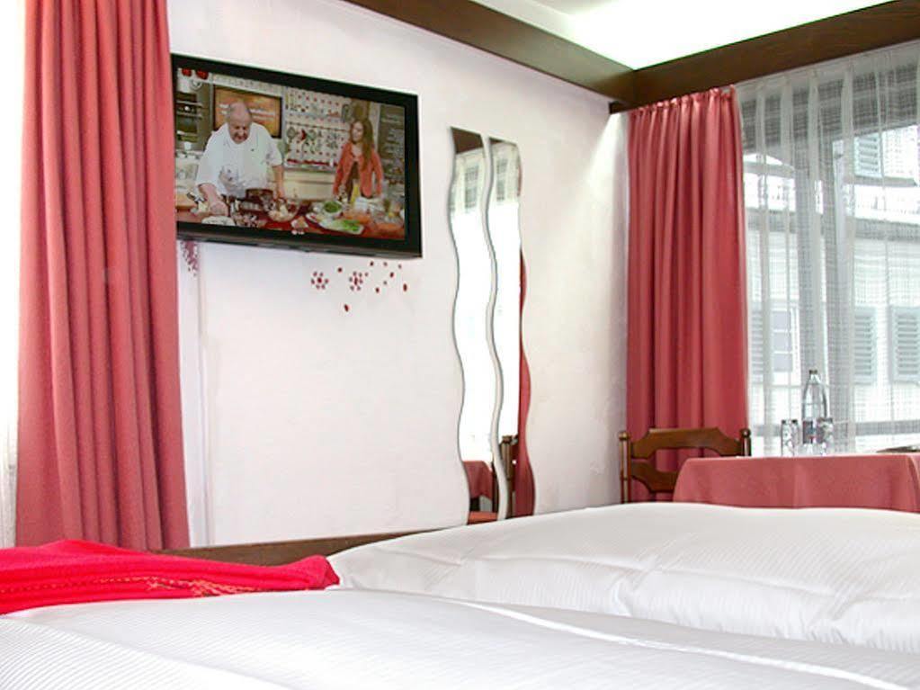 קיפרספלדן Gasthof Hotel Zur Post מראה חיצוני תמונה